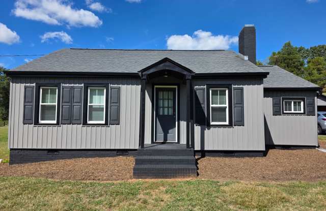 3 Bed • 1.5 Bath Home for Rent – Freshly Updated Throughout Gallery 4