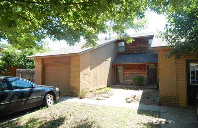 1312 Pennington Ave - 1312 Pennington Avenue, Edmond, OK 73012