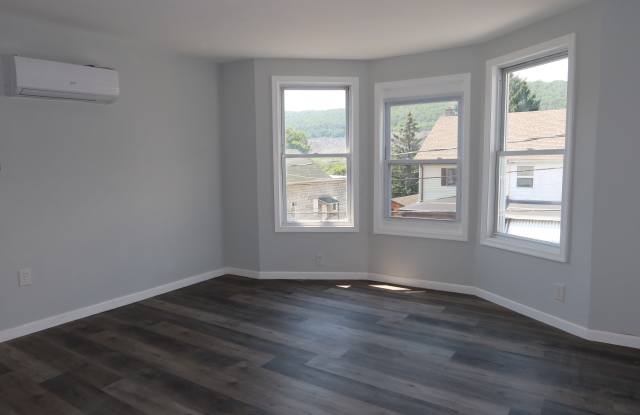 16 E Ridge St Gallery 2