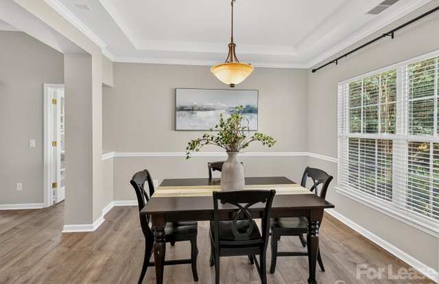 18418 Torrence Chapel Estates Circle Gallery 3