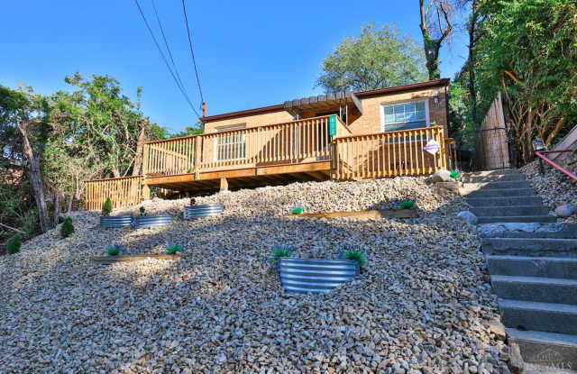 Two Bedroom Home for UC Students for This Year and Next! - 632 Straight Street, Cincinnati, OH 45225