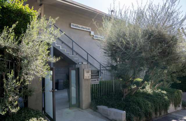 1148 N Clark St photos photos