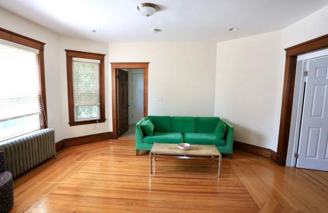 122 Forest St #1A Medford MA 02155 photos photos