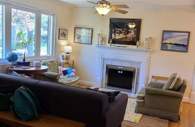 7126 SANFORD Court Gallery 3