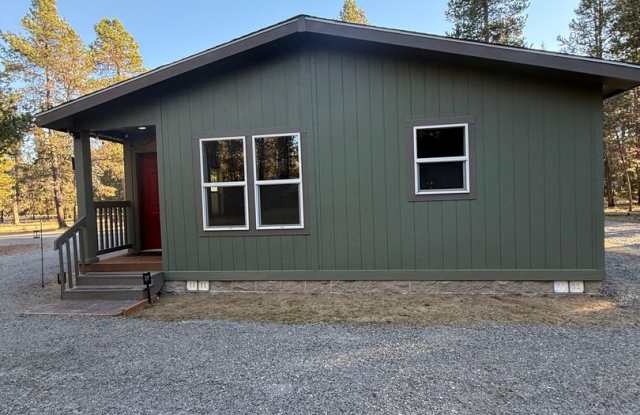 Like New Home on 1 Acre Gallery 1
