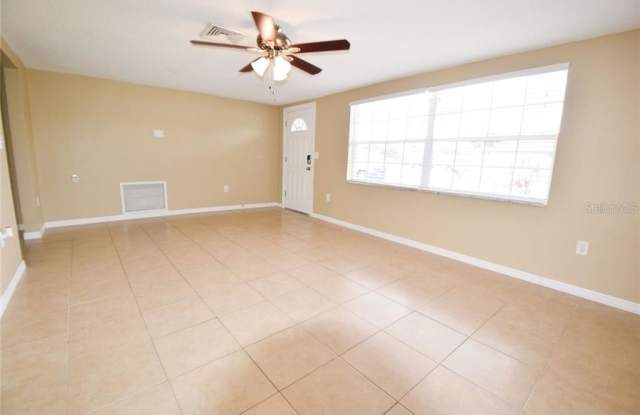 7461 LIVE OAK LANE Gallery 4