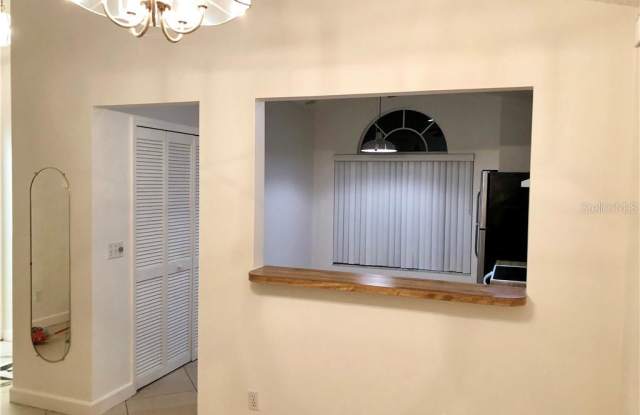 2940 DELCREST DRIVE Gallery 2