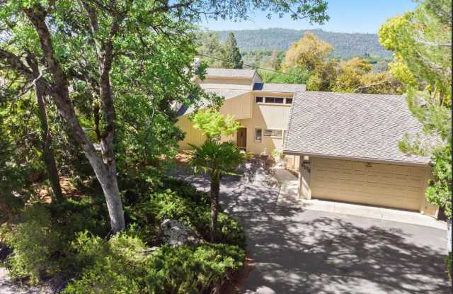 Bright 2-Bed/2-Bath Auburn Home with Sutter Buttes Views photos photos