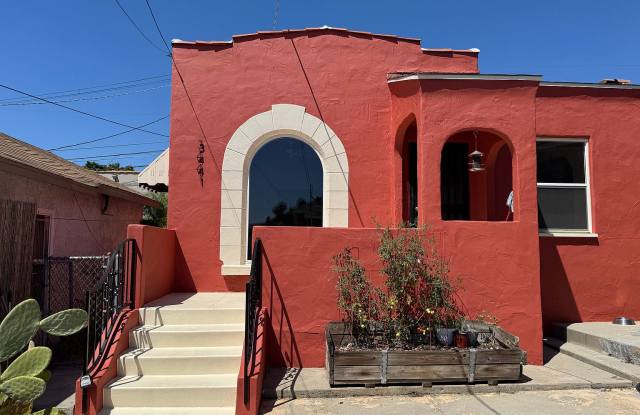 3441 1/2 Maceo Street Gallery 2