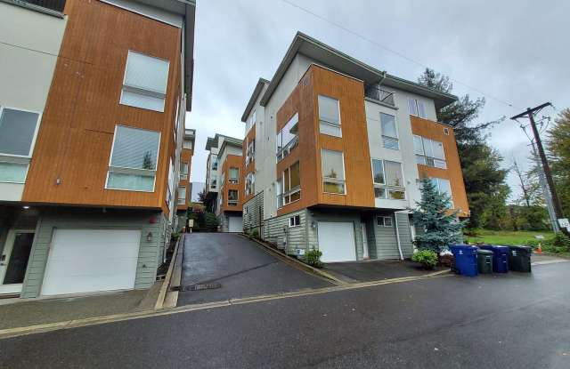 Beautiful 2 Bdrm 2.5 Bath Condo in Downtown Tacoma!! AVAILABLE NOW!!! - 2350 Court G, Tacoma, WA 98405