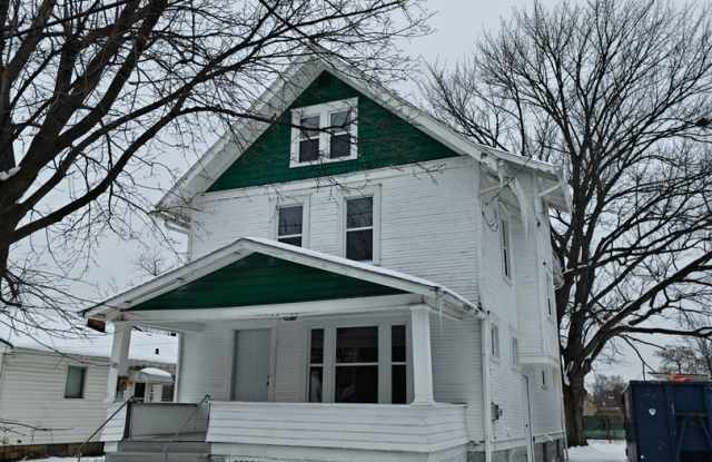 Newly Rehabbed 6-Bedroom, 3-Story Home with Off-Street Parking - 1183 Harpster Avenue, Akron, OH 44314