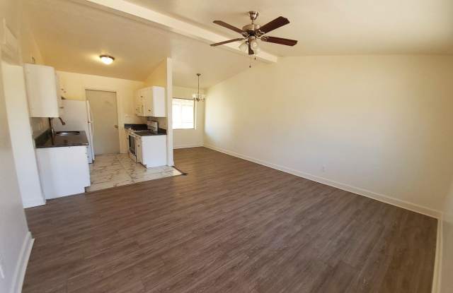 CUTE  AFFORDABLE HOME ON WEST SIDE! Gallery 2