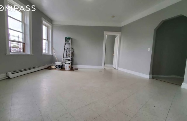 170 Soundview Avenue Gallery 3