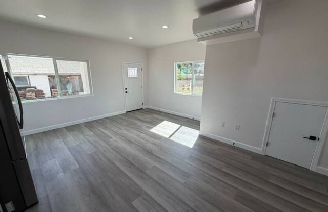 3318 Juanita St Gallery 3
