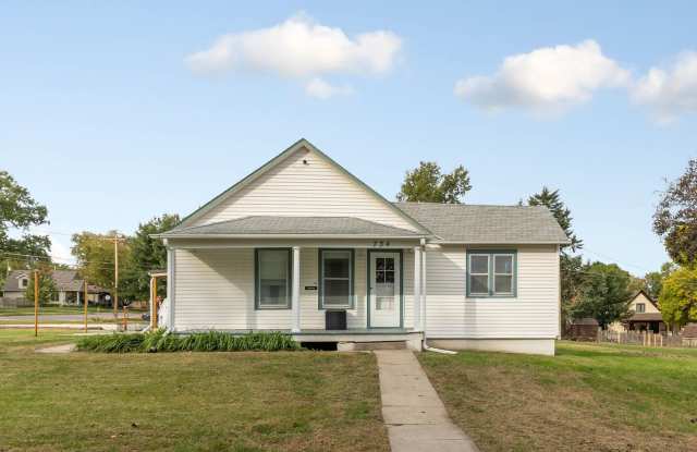 Home For Rent Papillion - 734 South Madison Street, Papillion, NE 68046 Home For Rent Papillion - 734 South Madison Street, Papillion, NE 68046
