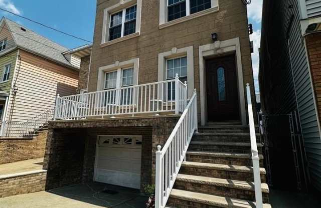 470 AVENUE A photos photos