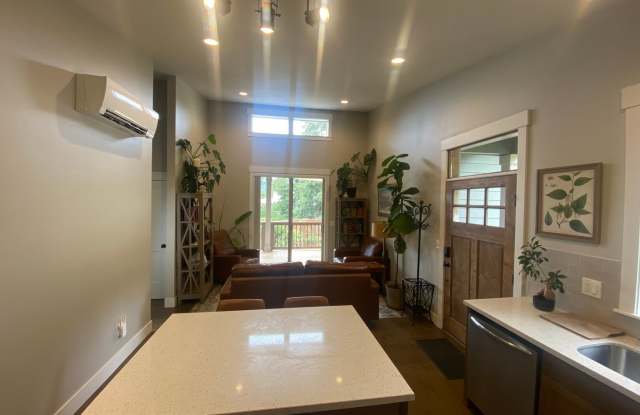 1 bedroom 1 Bath in Bingen, WA Gallery 4