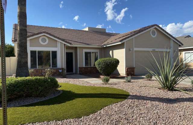 9095 E POINSETTIA Drive - 9095 East Poinsettia Drive, Scottsdale, AZ 85260