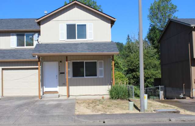 3 bedroom, 2 1/2 bath home in quiet Scappoose neighborhood near parks photos photos