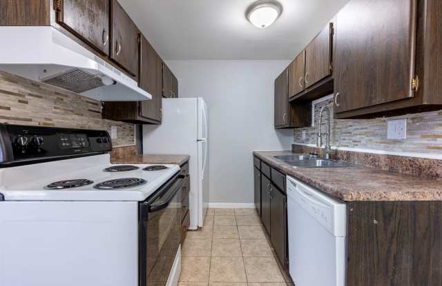 Shadowood Apartments IV Gallery 1