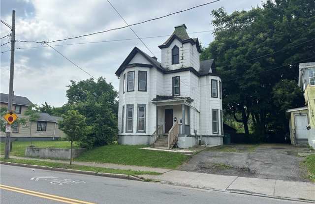 113 CLIFFORD Avenue photos photos