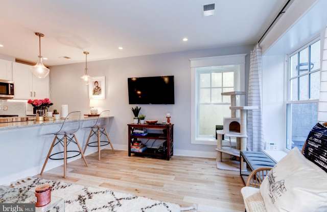 2233 40TH PLACE NW Gallery 4