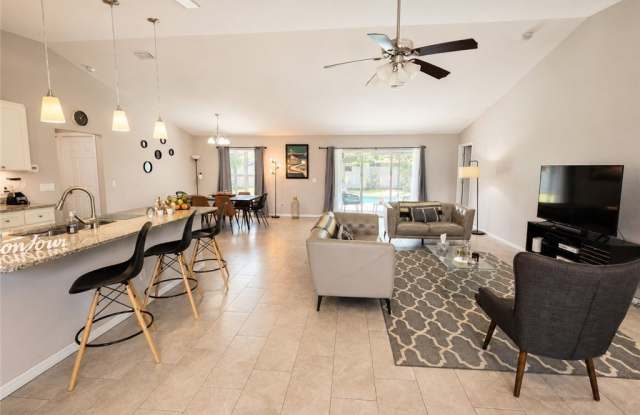 1008 SW 33rd Terrace Gallery 3