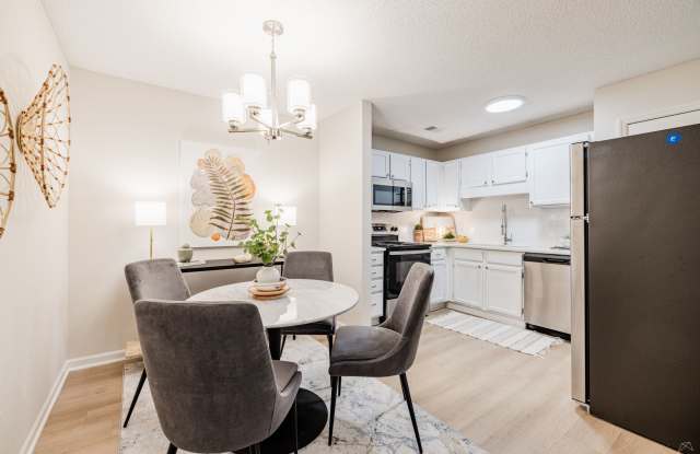 Cardinal Apartments Gallery 1