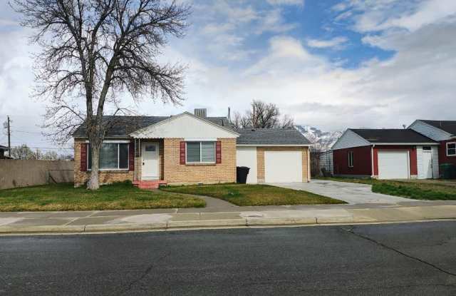 Beautiful 2 Bd 2 Bath Home in Murray photos photos
