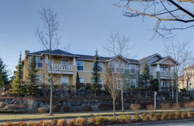Sunny  Bright Upper Unit in Snoqualmie Ridge - 7709 Fairway Avenue Southeast, Snoqualmie, WA 98065