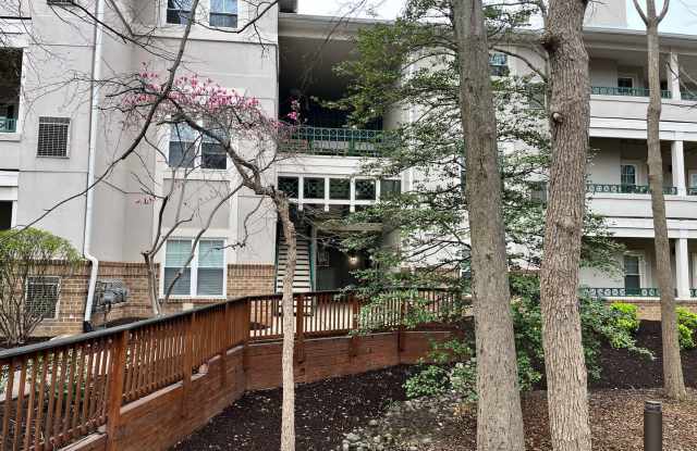 Beautiful 2 bed/2 bath condo in Reston...walk to RESTON TOWN CENTER!! photos photos
