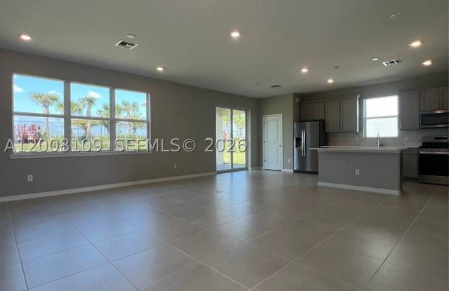 12222 SW Myrtle Oak Dr Gallery 4
