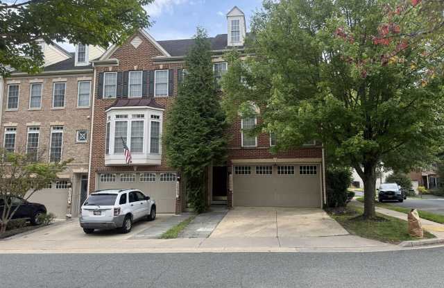3008 HOLLOW CREST Place Gallery 2