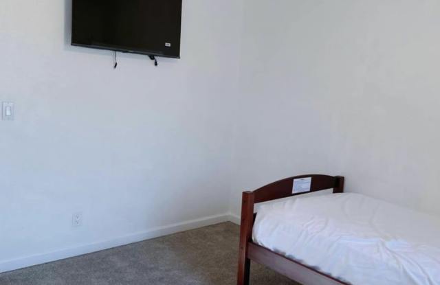 5018 E Downing St photos photos