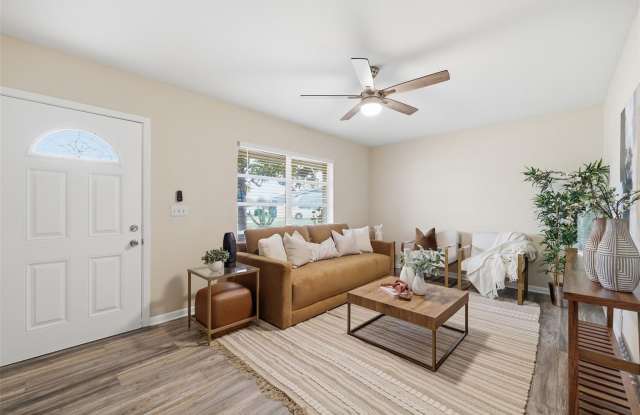 2327 W KNOLLWOOD Place Gallery 4