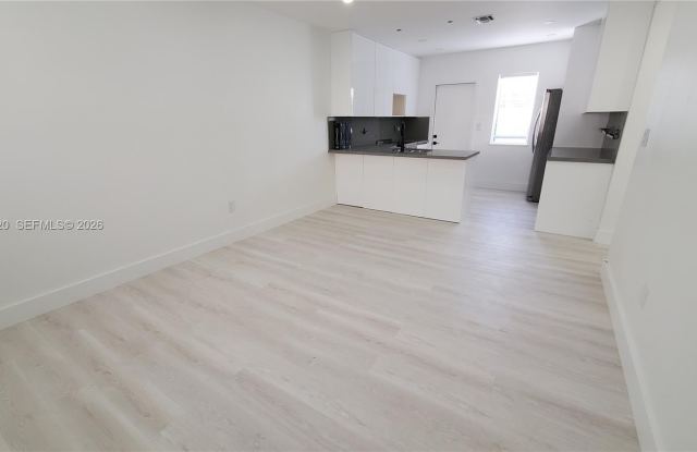 215 Zamora Ave photos photos