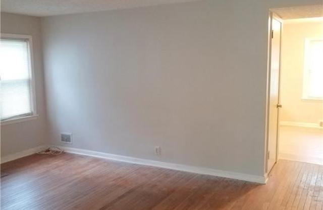 3513 North LAYMAN Avenue Gallery 3