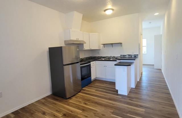 Charming 1 Bedroom 1 Bath W/Garage Parking photos photos