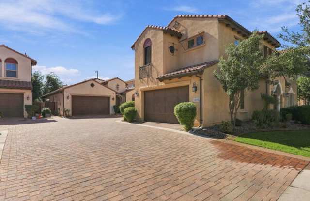 1945 West Grand Canyon Drive Gallery 3