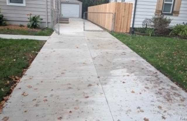 1305 Bauman Avenue Gallery 4
