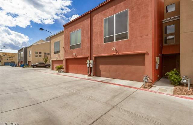 227 Dougram Avenue Gallery 1