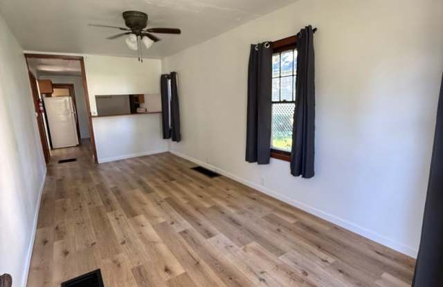 2 BR house Southside Marshalltown Gallery 1