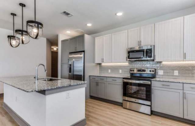 4387 S Congress Ave photos photos