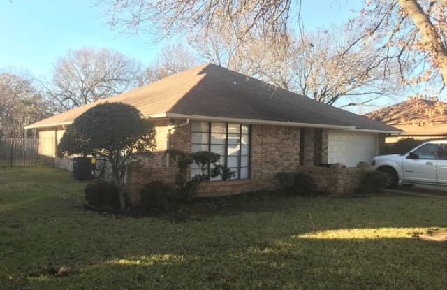 7608 Creekmoor Drive - 7608 Creekmoor Dr, Fort Worth, TX 76133