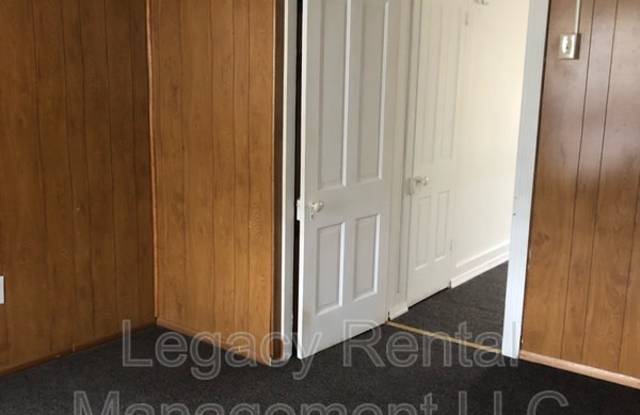 424 1/2 South Poplar Street - 2 Gallery 2