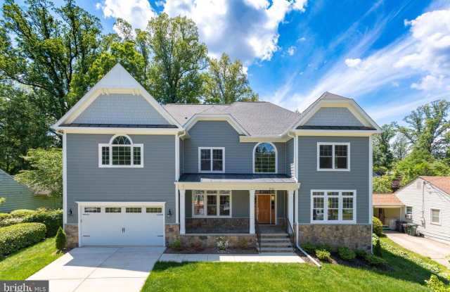 1916 STORM DR - 1916 Storm Drive, Pimmit Hills, VA 22043