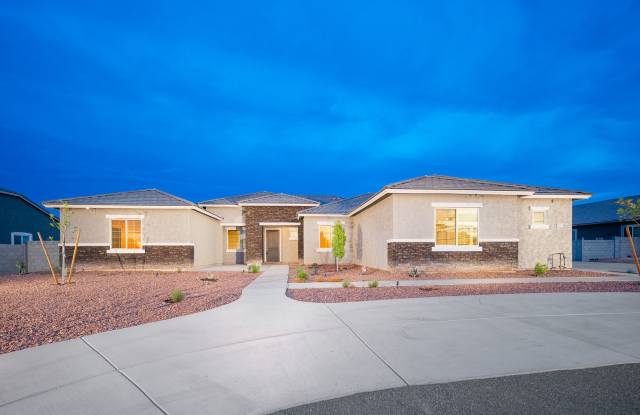 Luxury Estate on 1+ Acre | 6 Beds, Mountain Views & 4-Car Garage Gallery 3