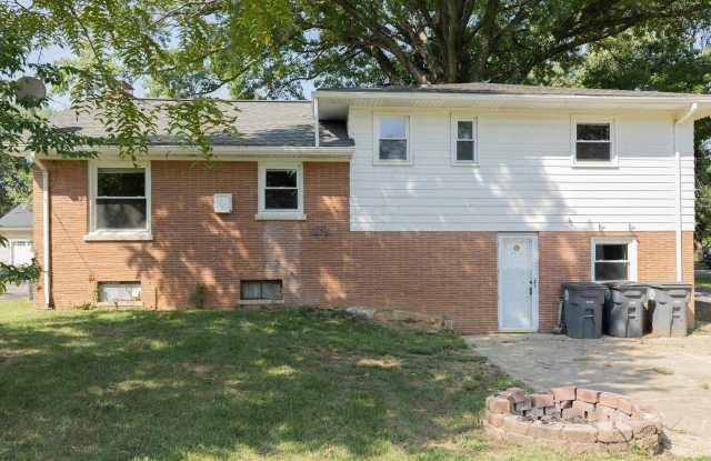 740 S Hoosier Avenue Gallery 4