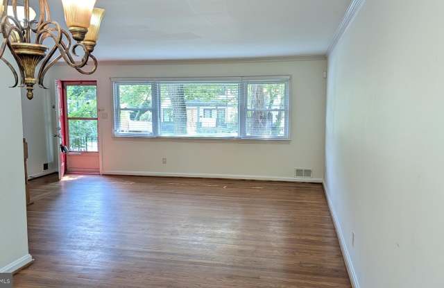 909 COTTAGE Street SW Gallery 3