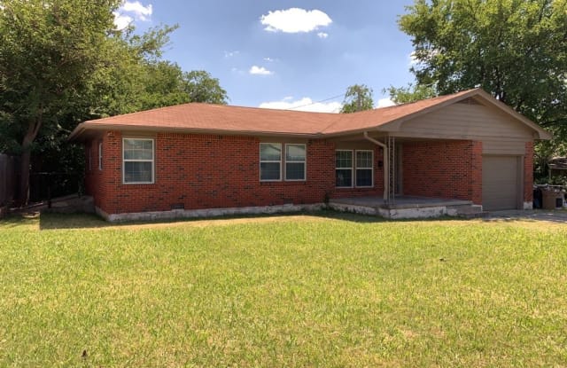 2140 NW Carroll Ave - 2140 Northwest Carroll Avenue, Lawton, OK 73505